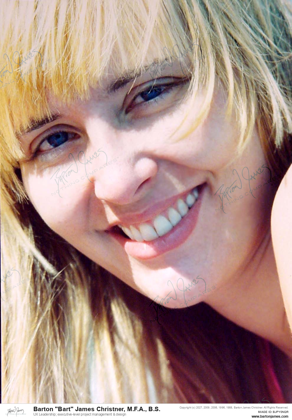 19960601 touron lynnea smile close up PHOTO