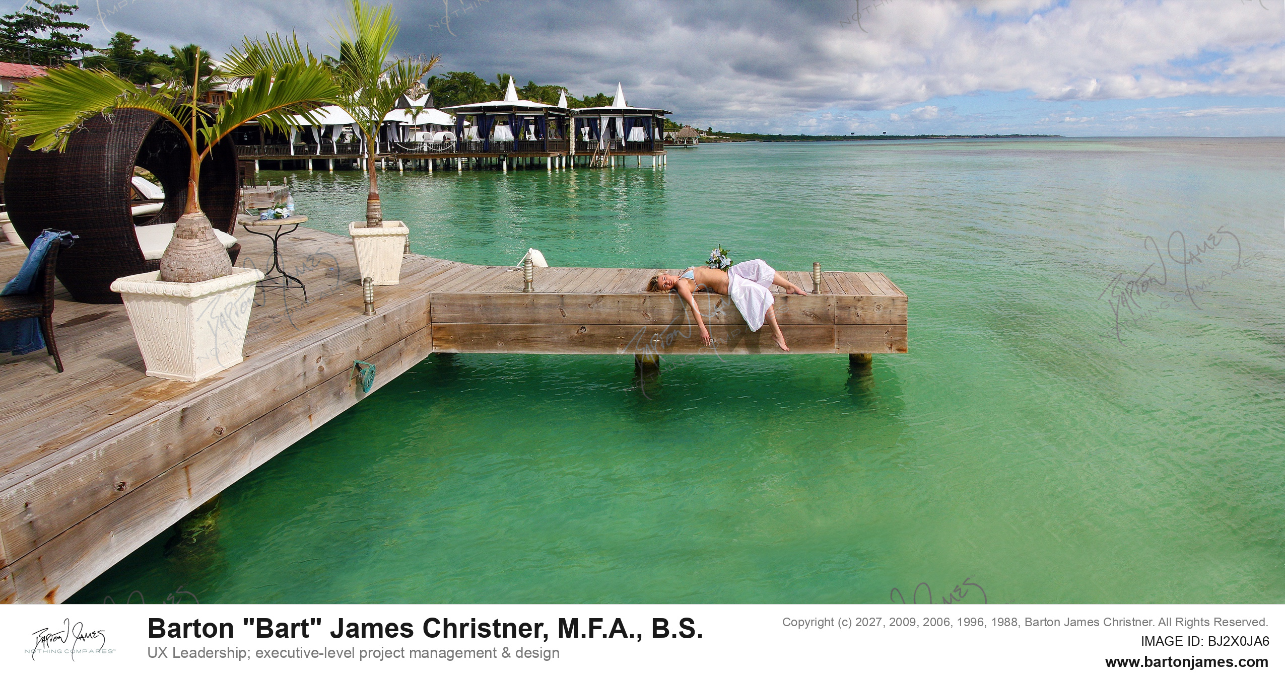 20081219 TRAVEL ARTHamaca Oasis Autumn Cook04Dock Laying PHOTO