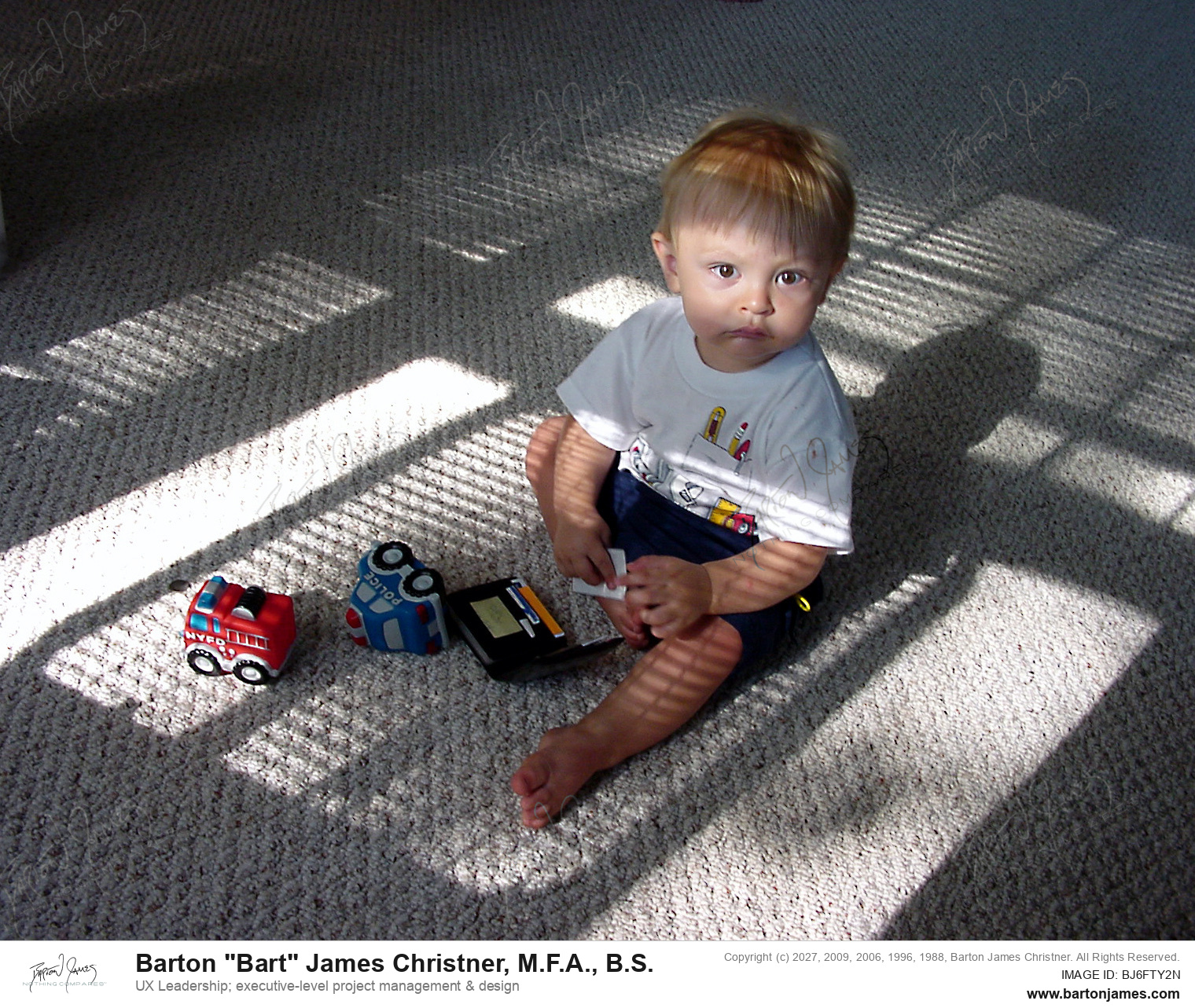 20030201 G0Px Child Kneel Carpet PHOTO