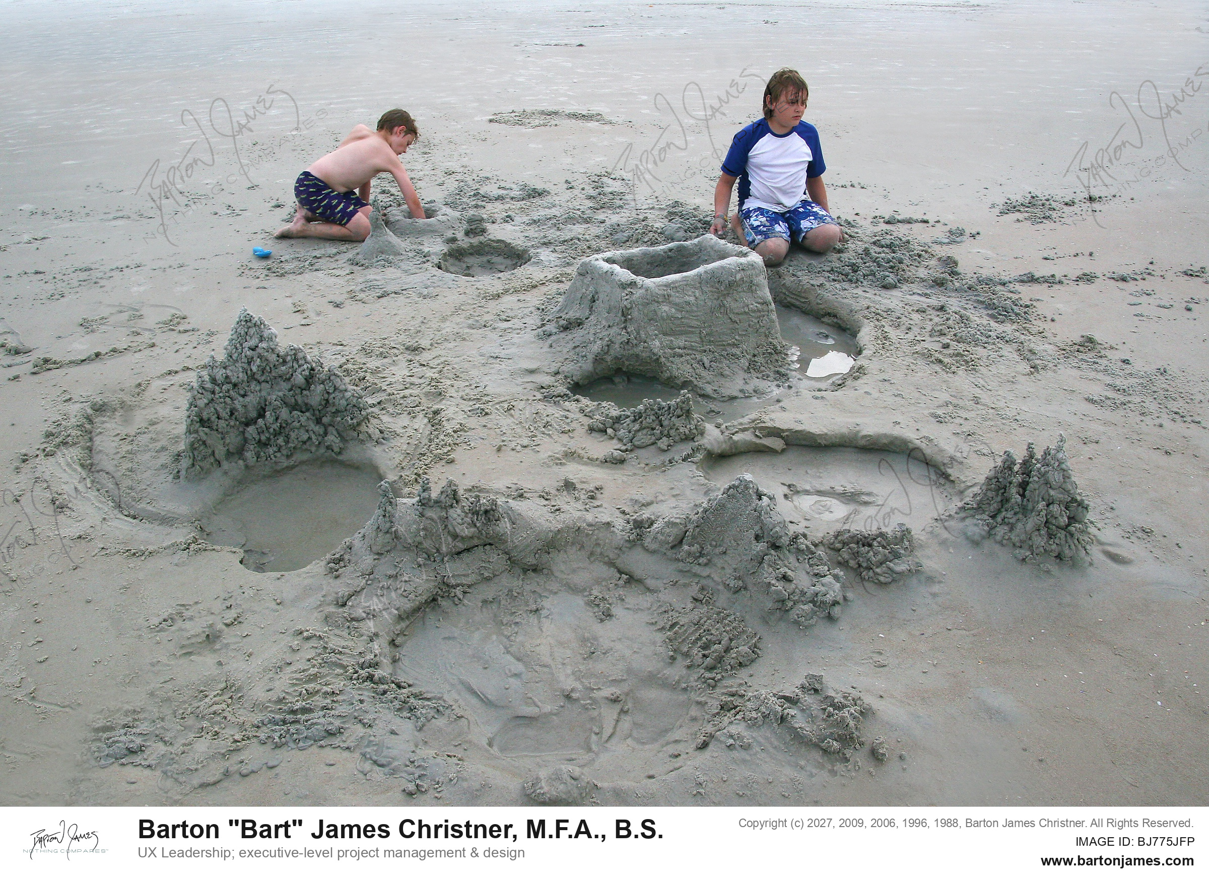 20120711 TRAVEL Daytona Shores Beach Grey Sky Green Pail Reed Luke IMG0109 PHOTO