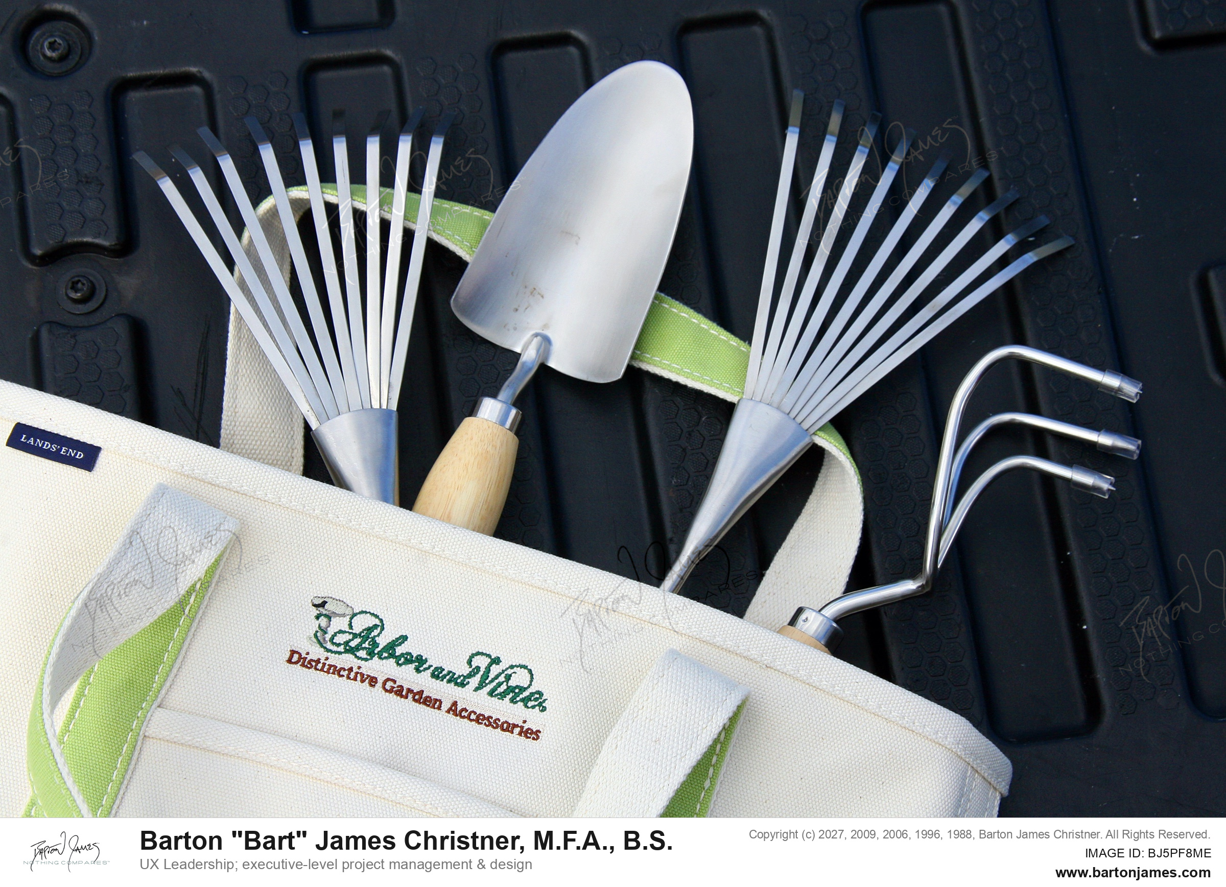 20090608 LINTON Garden Accessories APPAREL