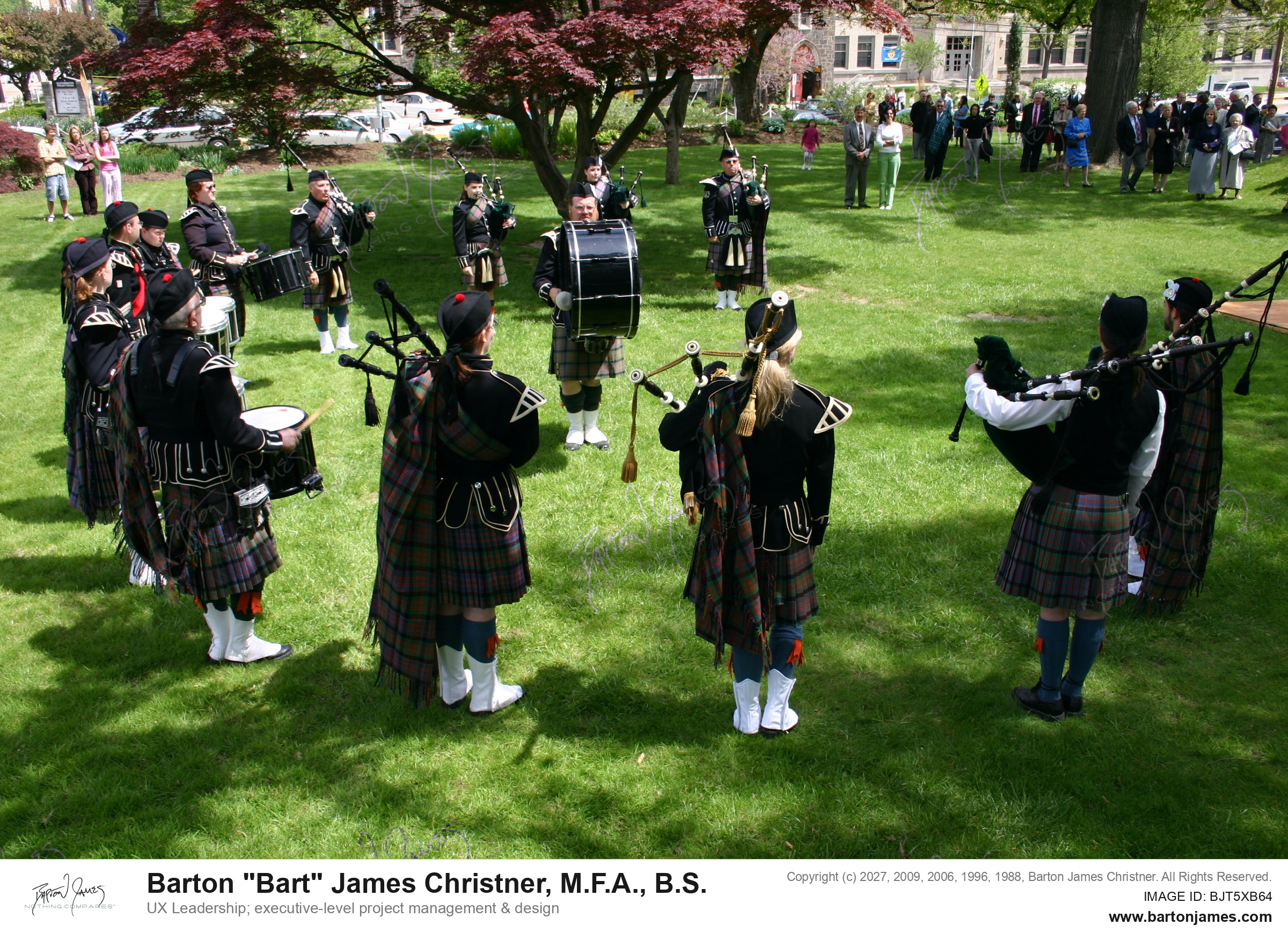 20060515 ROOF Mac Donald Pipe Band PERFORMANCE